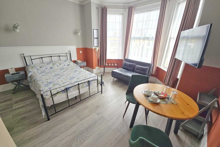 Room 8 of 22