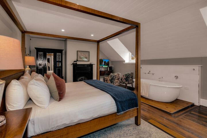 Room 2 of 41
