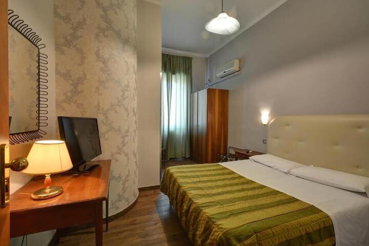 Room 6 of 43