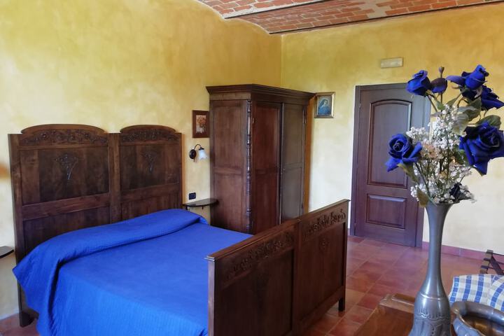 Room 3 of 62