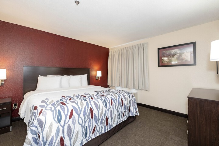 Standard King Bed Accessible (2 of 10)