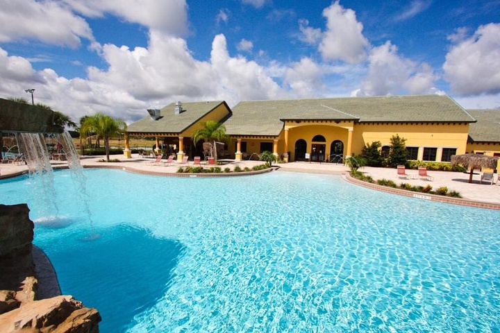Pool 13 of 24