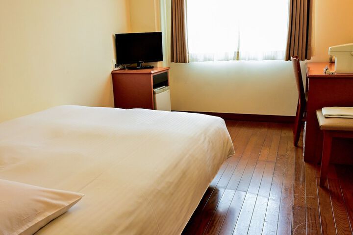 Room 5 of 42