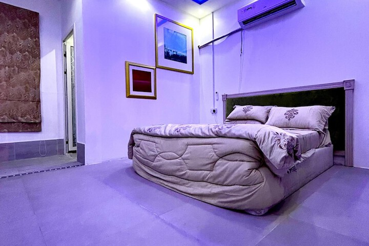 Room 2 of 26