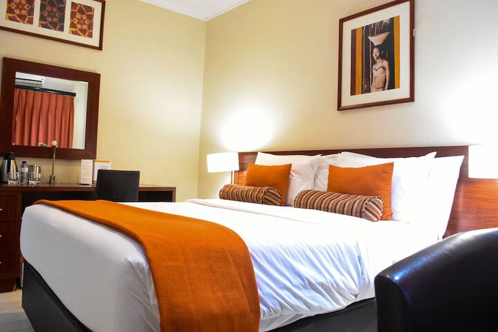 Room 5 of 44