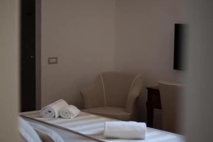 Room 22 of 42