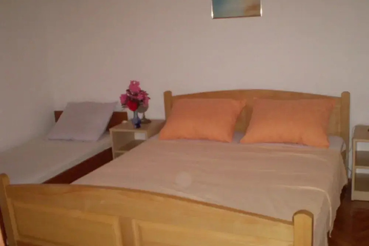 Room 4 of 19
