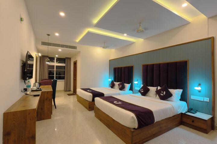 Room 12 of 22