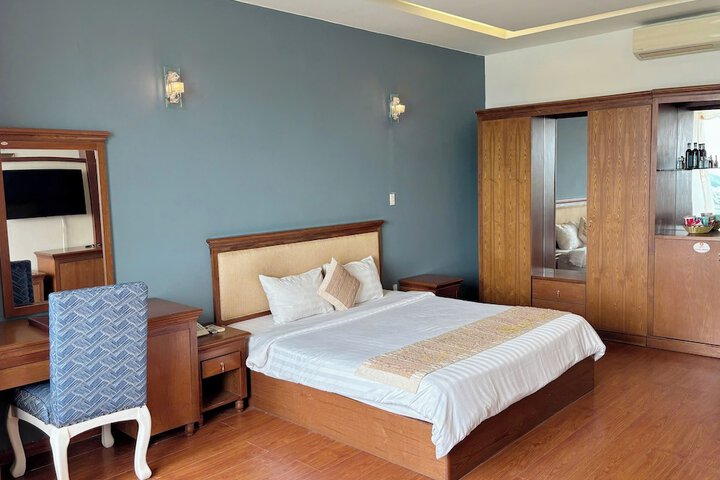 Room 4 of 41