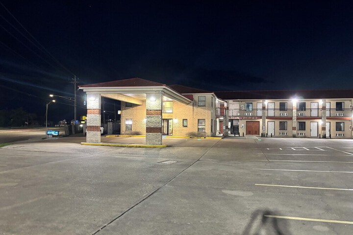 Hotel 11 of 17