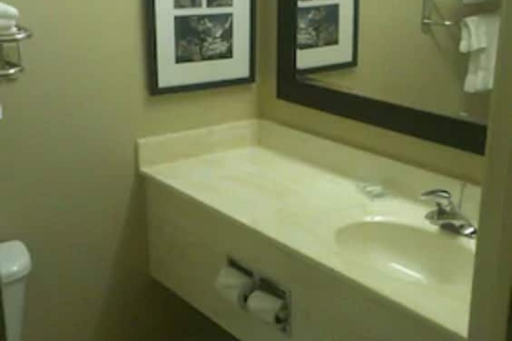 Bathroom sink