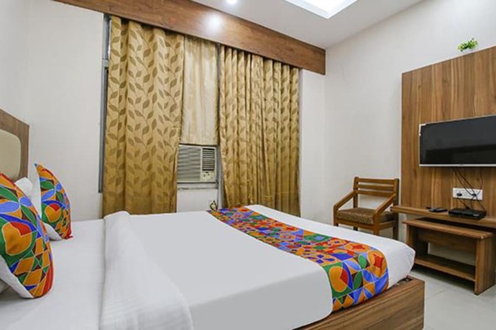 Room 15 of 40