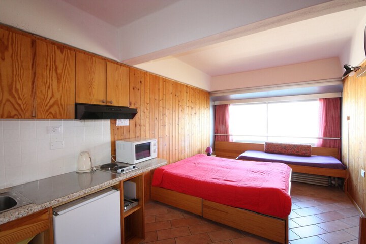 Room 11 of 74