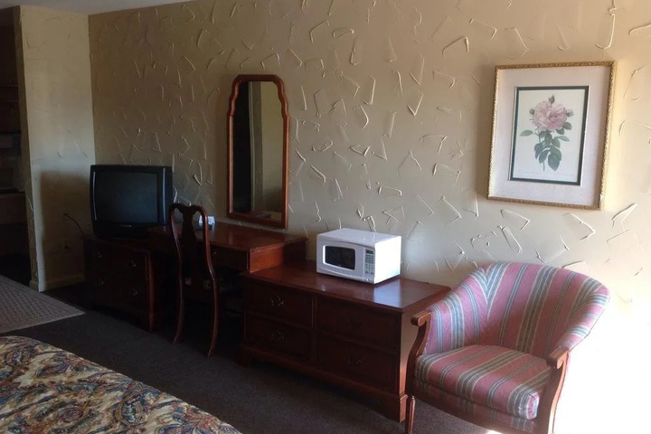 Room 3 of 7