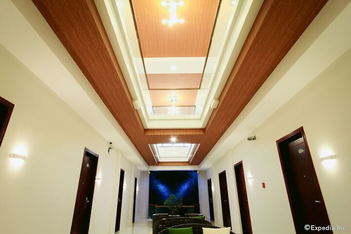 Ballroom/Hall 45 of 52