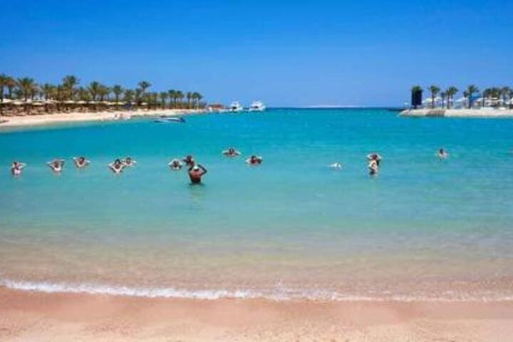 Mirage bay hotel and aqua park