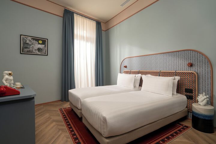 Room 12 of 40