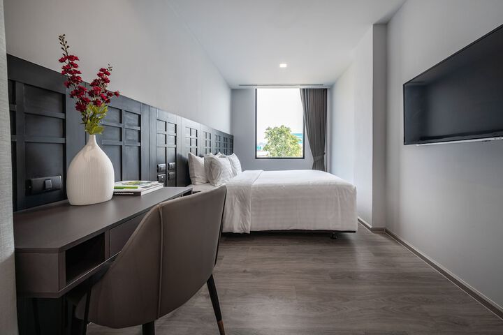 Room 15 of 42