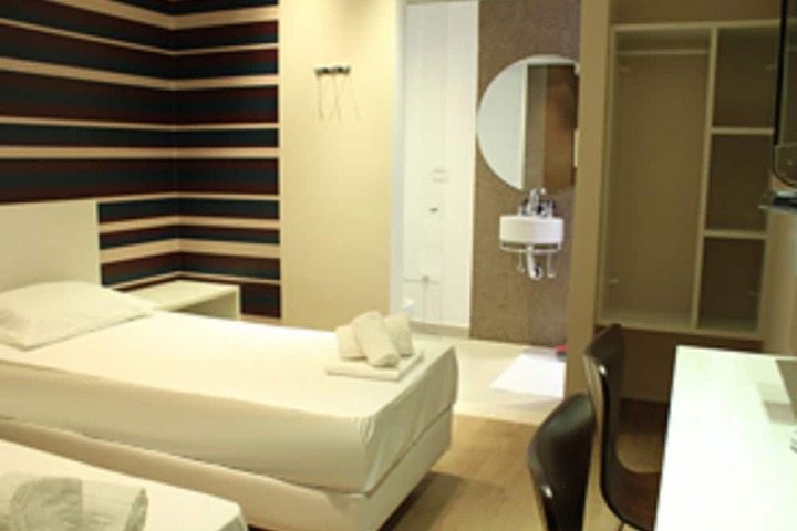 Room 8 of 35