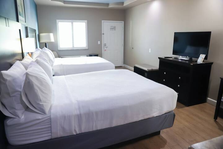 Room 4 of 16