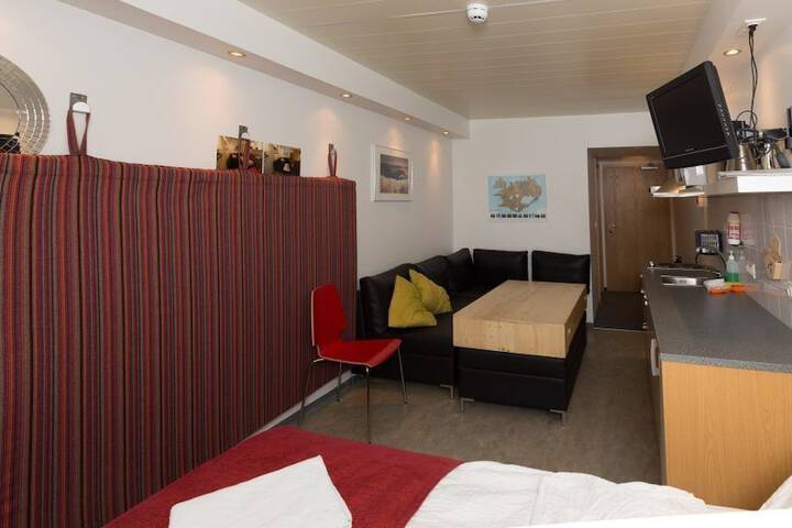 Room 14 of 76