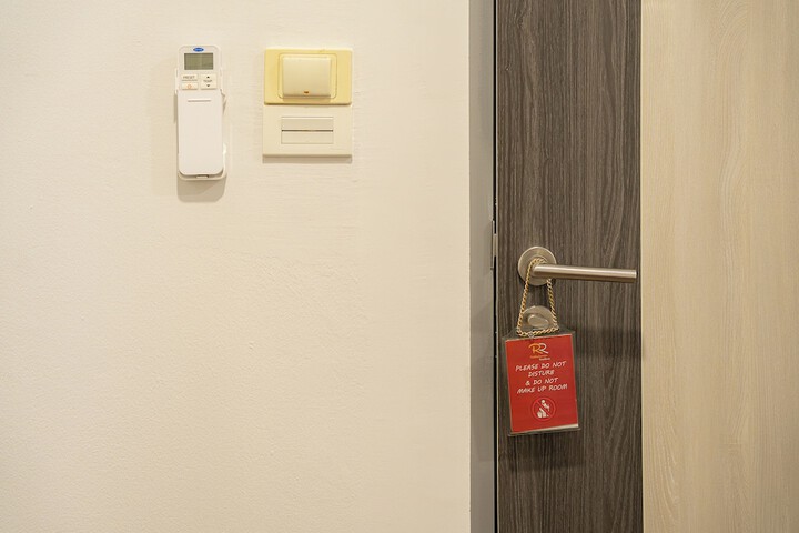 Room 83 of 216