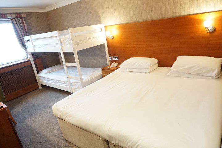 Room 8 of 27