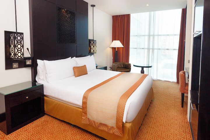 Room 41 of 211