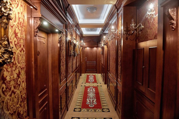 Ballroom/Hall 17 of 19