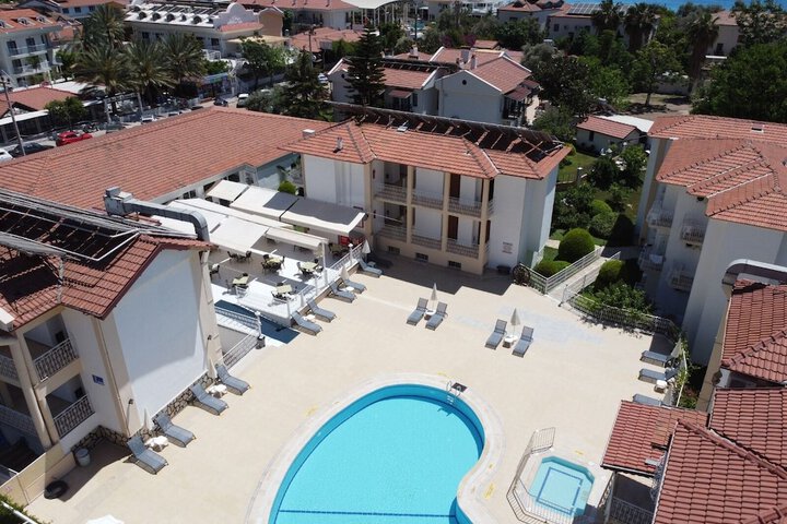 Hotel Pool