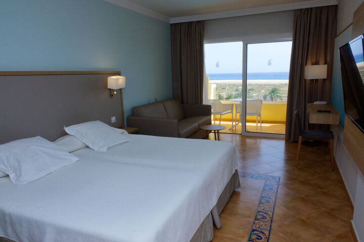 Room 15 of 37
