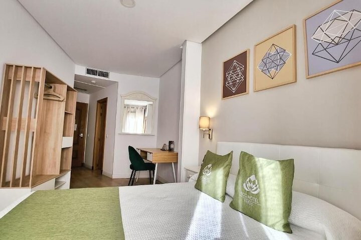 Room 16 of 39