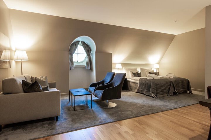 Room 28 of 105