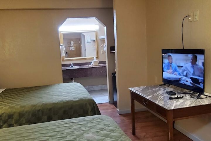 Double Room with 2 Double Beds (10 of 12)