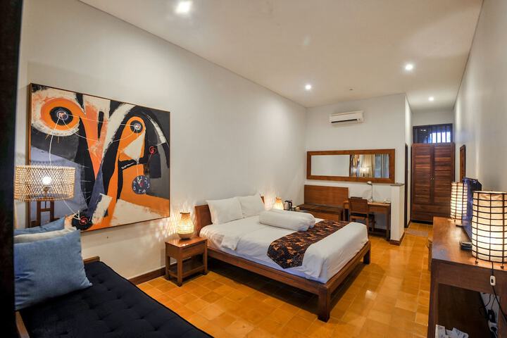 Room 11 of 24