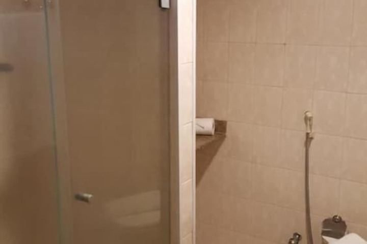 Room 30 of 42