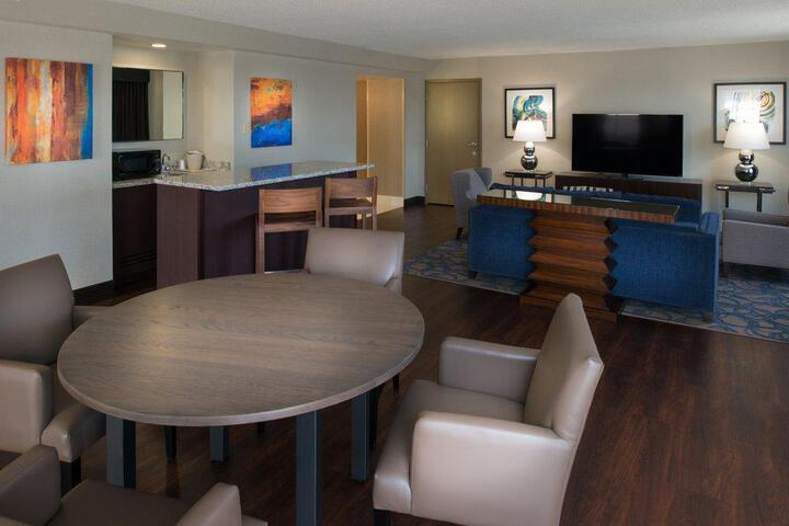 1 Queen Bed Suite Accessible (1 of 6)