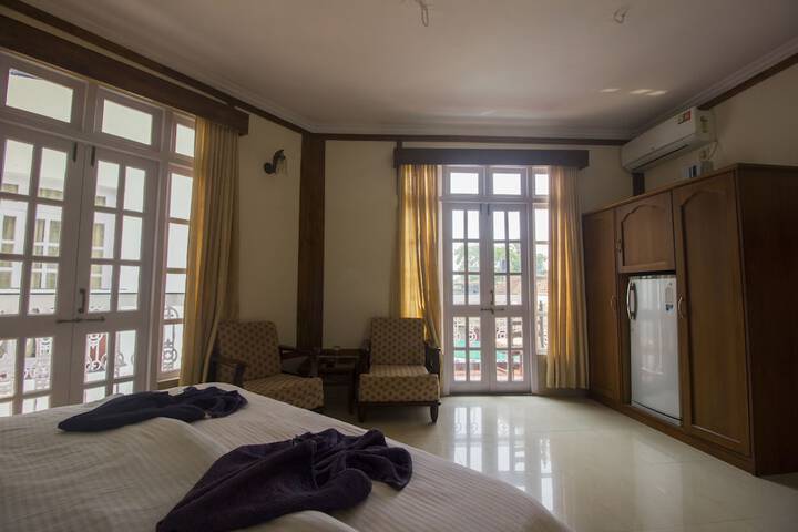 Room 18 of 46