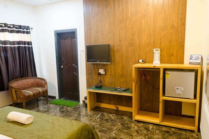 Room 3 of 48