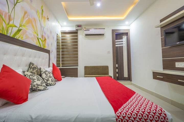 Room 8 of 11