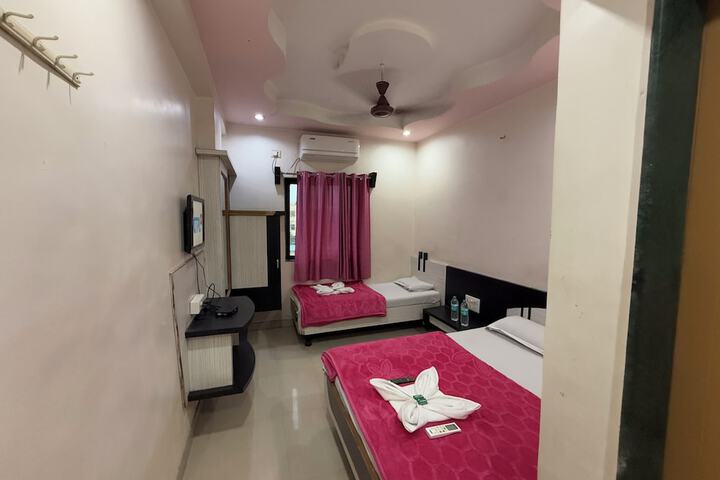 Room 40 of 72