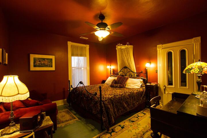 Room 9 of 41