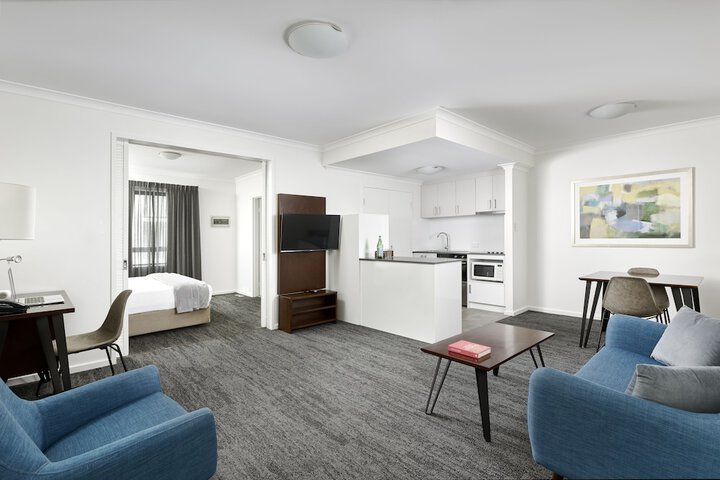 Room 7 of 28