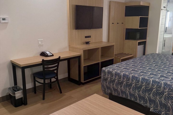 Room 8 of 31