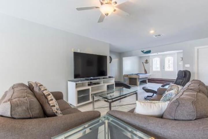 204 W Acapulco in South Padre Island, TX