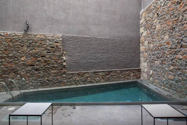 Pool 37 of 62