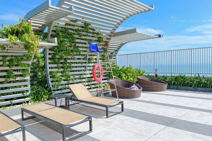 Sundeck 283 of 299