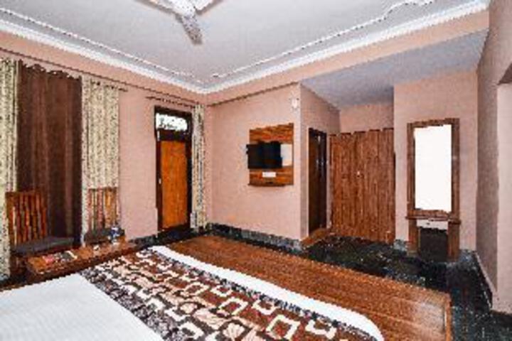 Room 5 of 30