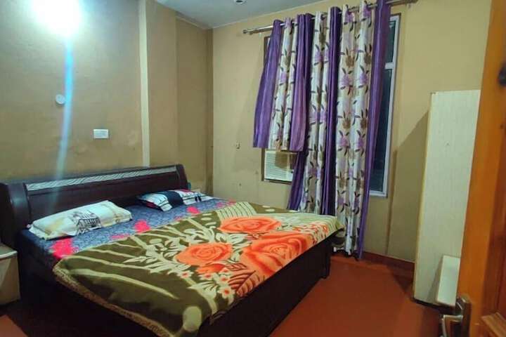 Room 6 of 69