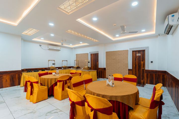 Ballroom/Hall 44 of 51